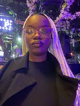 YummyMelanin117 online show from 18, 4, 2026