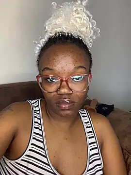 YummyMelanin117 online show from 14, 4, 2026