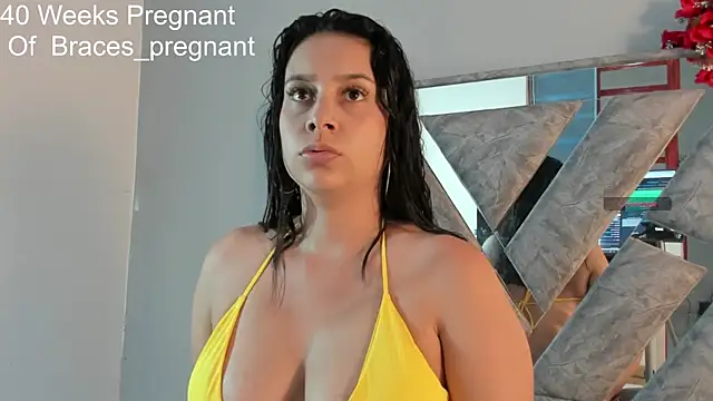 Snapshot of braces_kourtney chatting on 12, 9, 2025 braces kourtney online show from 12, 9, 2025