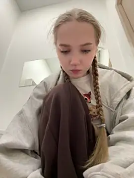 bambi lu online show from 25, 3, 2026