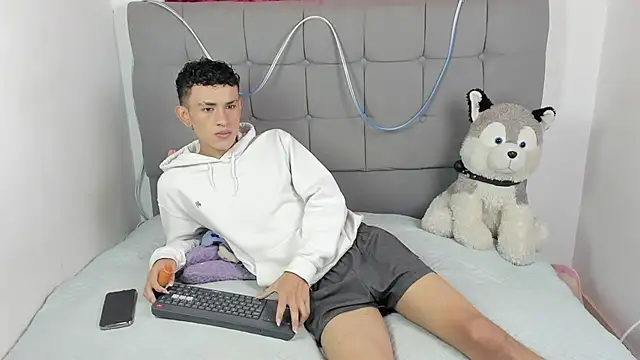 Snapshot of jeims_hotboy chatting on 11, 7, 2026 jeims hotboy online show from 11, 7, 2026