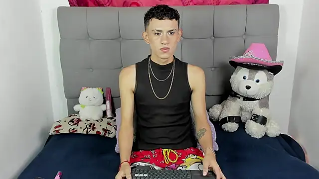 Snapshot of jeims_hotboy chatting on 5, 7, 2026 jeims hotboy online show from 5, 7, 2026