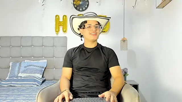 samxx muscle online show from 14, 1, 2026