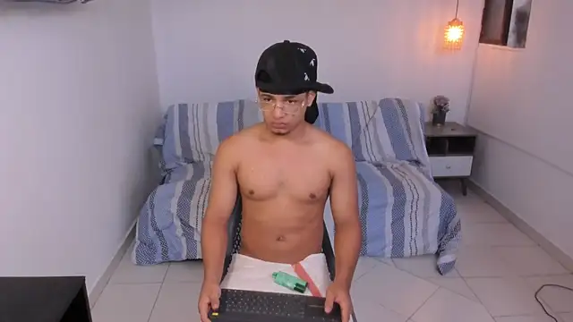 samxx muscle online show from 9, 7, 2026