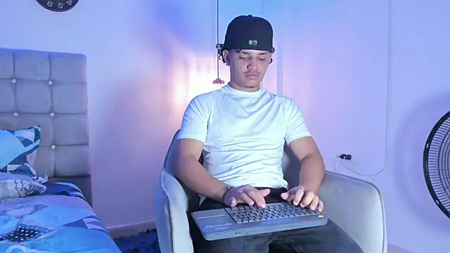 samxx muscle online show from 12, 9, 2025