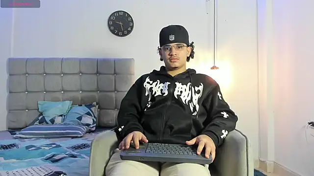 samxx muscle online show from 1, 11, 2025