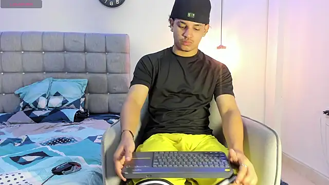 samxx muscle online show from 10, 9, 2025