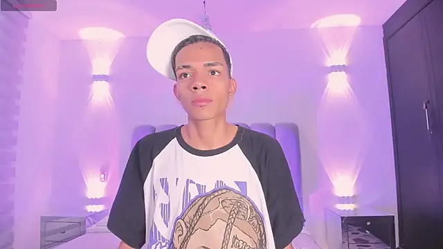 Snapshot of candyandmarilyn chatting on 12, 9, 2025 candyandmarilyn online show from 12, 9, 2025