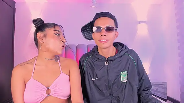 Snapshot of candyandmarilyn chatting on 6, 11, 2025 candyandmarilyn online show from 6, 11, 2025