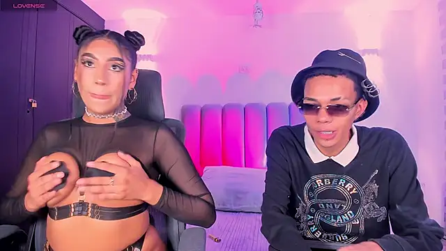 Snapshot of candyandmarilyn chatting on 2, 11, 2025 candyandmarilyn online show from 2, 11, 2025