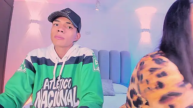 Snapshot of candyandmarilyn chatting on 8, 11, 2025 candyandmarilyn online show from 8, 11, 2025