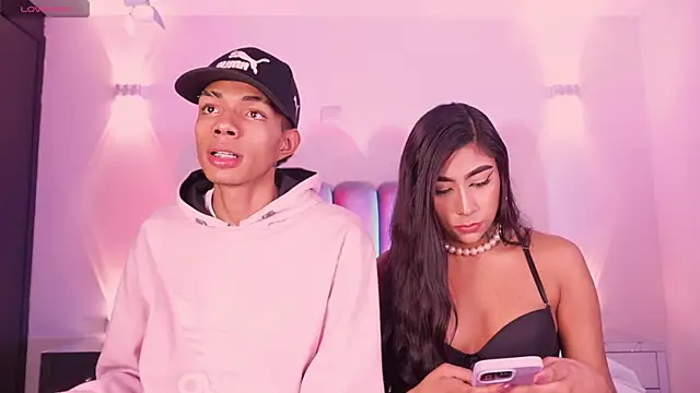 Snapshot of candyandmarilyn chatting on 24, 11, 2025 candyandmarilyn online show from 24, 11, 2025