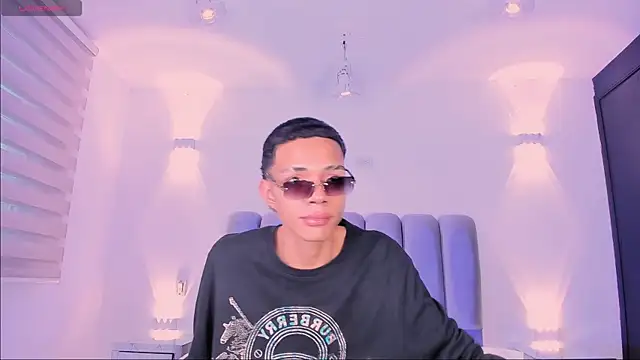 Snapshot of candyandmarilyn chatting on 12, 11, 2025 candyandmarilyn online show from 12, 11, 2025