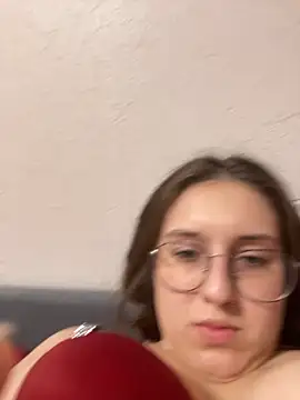 Vviikkssiikk online show from 5, 11, 2025