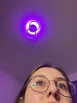 Vviikkssiikk online show from 24, 10, 2025