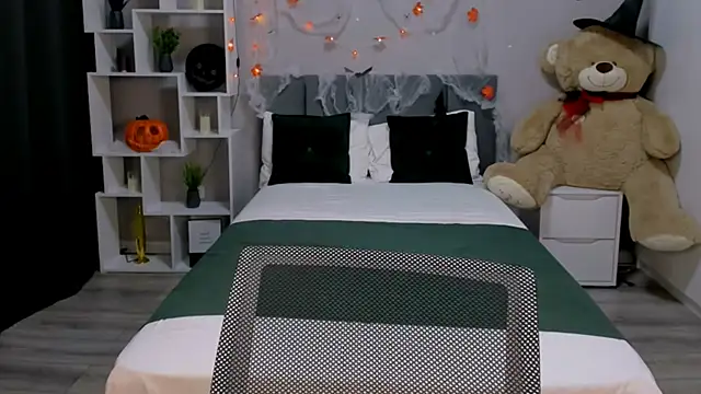 Snapshot of MelanieAlves chatting on 14, 10, 2025 MelanieAlves online show from 14, 10, 2025