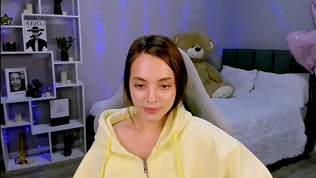 MelanieAlves online show from 13, 4, 2026