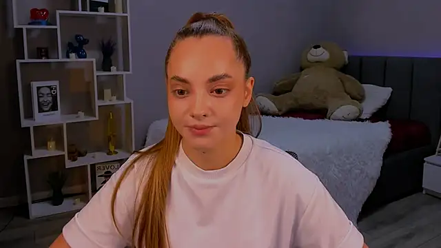 Snapshot of MelanieAlves chatting on 22, 11, 2025 MelanieAlves online show from 22, 11, 2025