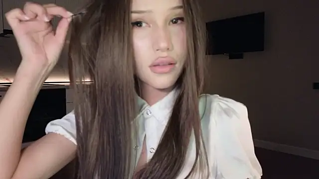 Ella lee15 online show from 18, 6, 2026