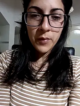 Camilitah online show from 5, 10, 2025