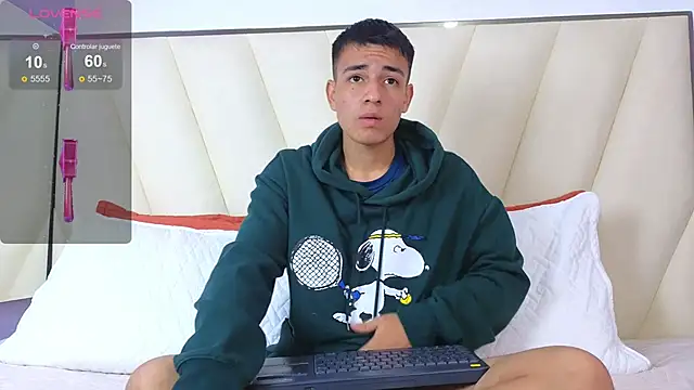 Hotboy21  online show from 17, 10, 2025