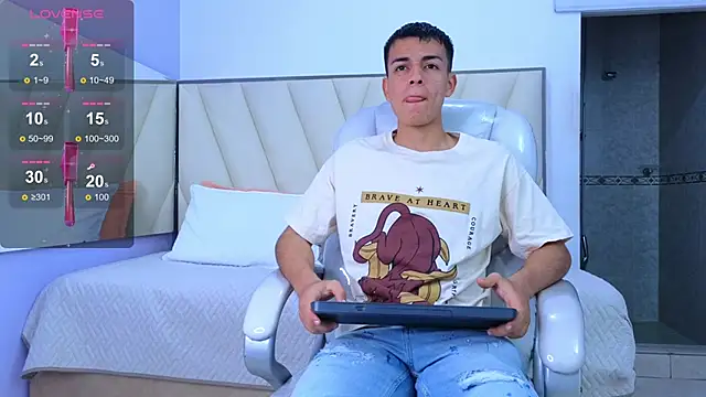 Hotboy21  online show from 23, 9, 2025