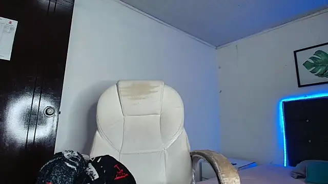 lovehotpink online show from 9, 1, 2026