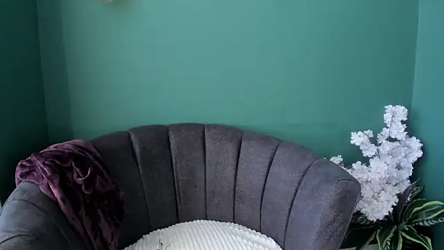 Elaine87  online show from 9, 9, 2025