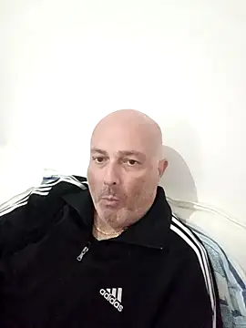 Alexis Bull online show from 16, 10, 2025