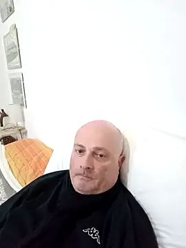 Alexis Bull online show from 30, 3, 2026