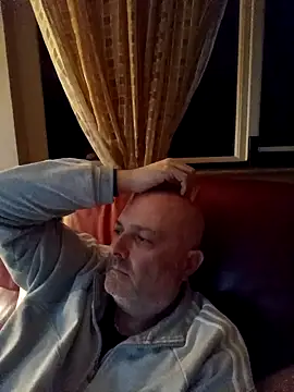 Alexis Bull online show from 9, 1, 2026