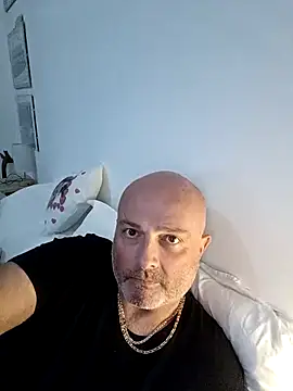 Alexis Bull online show from 7, 11, 2025