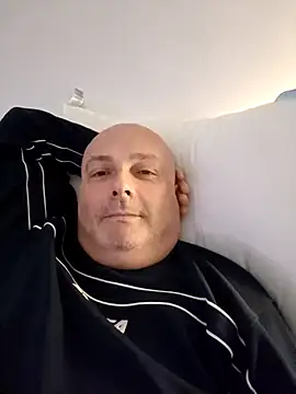 Alexis Bull online show from 19, 3, 2025