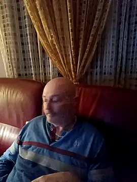 Alexis Bull online show from 9, 10, 2025