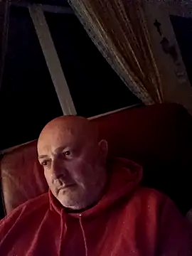 Alexis Bull online show from 7, 4, 2026