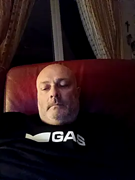 Alexis Bull online show from 12, 4, 2026