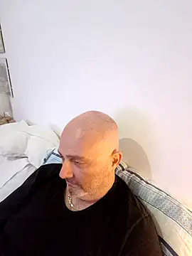 Alexis Bull online show from 15, 11, 2025