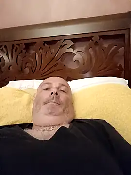 Alexis Bull online show from 10, 9, 2025