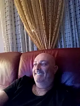 Alexis Bull online show from 15, 10, 2025