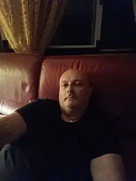 Alexis Bull online show from 3, 6, 2026
