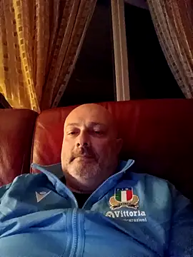 Alexis Bull online show from 17, 4, 2026