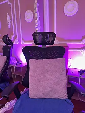 ArianaReynoldss online show from 10, 10, 2025