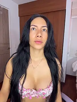 ArianaReynoldss online show from 9, 4, 2026