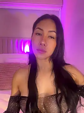 ArianaReynoldss online show from 1, 12, 2025