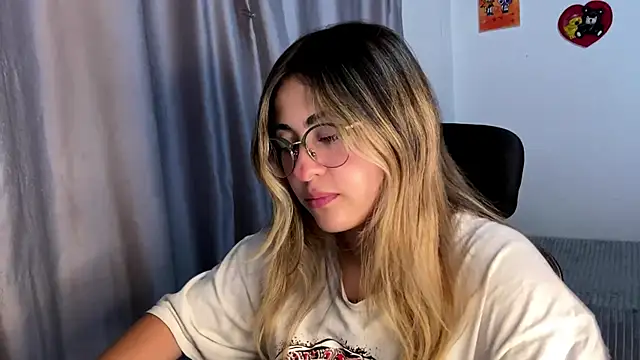 emma  bell  online show from 10, 11, 2025