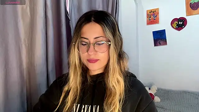 emma  bell  online show from 21, 10, 2025