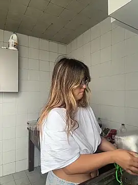 emma  bell  online show from 4, 12, 2025