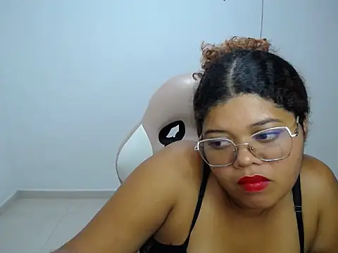 natalietits1 online show from 5, 12, 2025