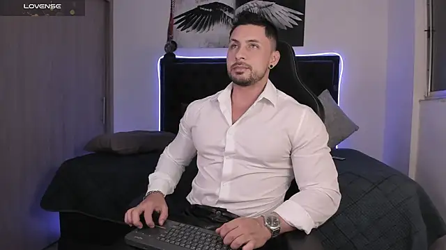 Snapshot of santi_aesthetic chatting on 9, 5, 2026 santi aesthetic online show from 9, 5, 2026