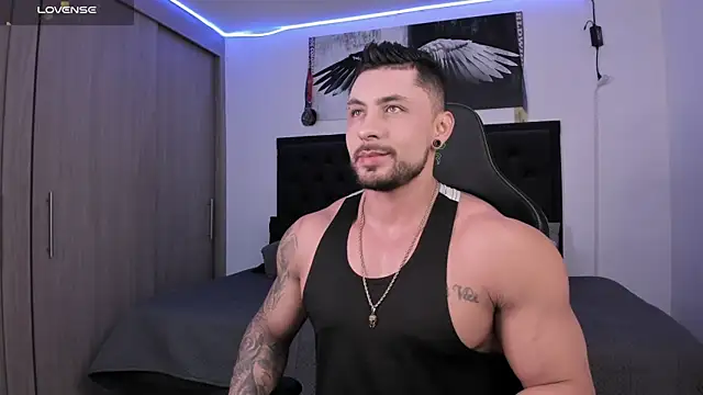 santi aesthetic online show from 4, 10, 2025